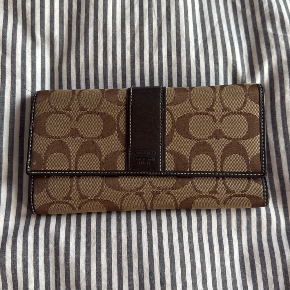 Coach wallet brown
